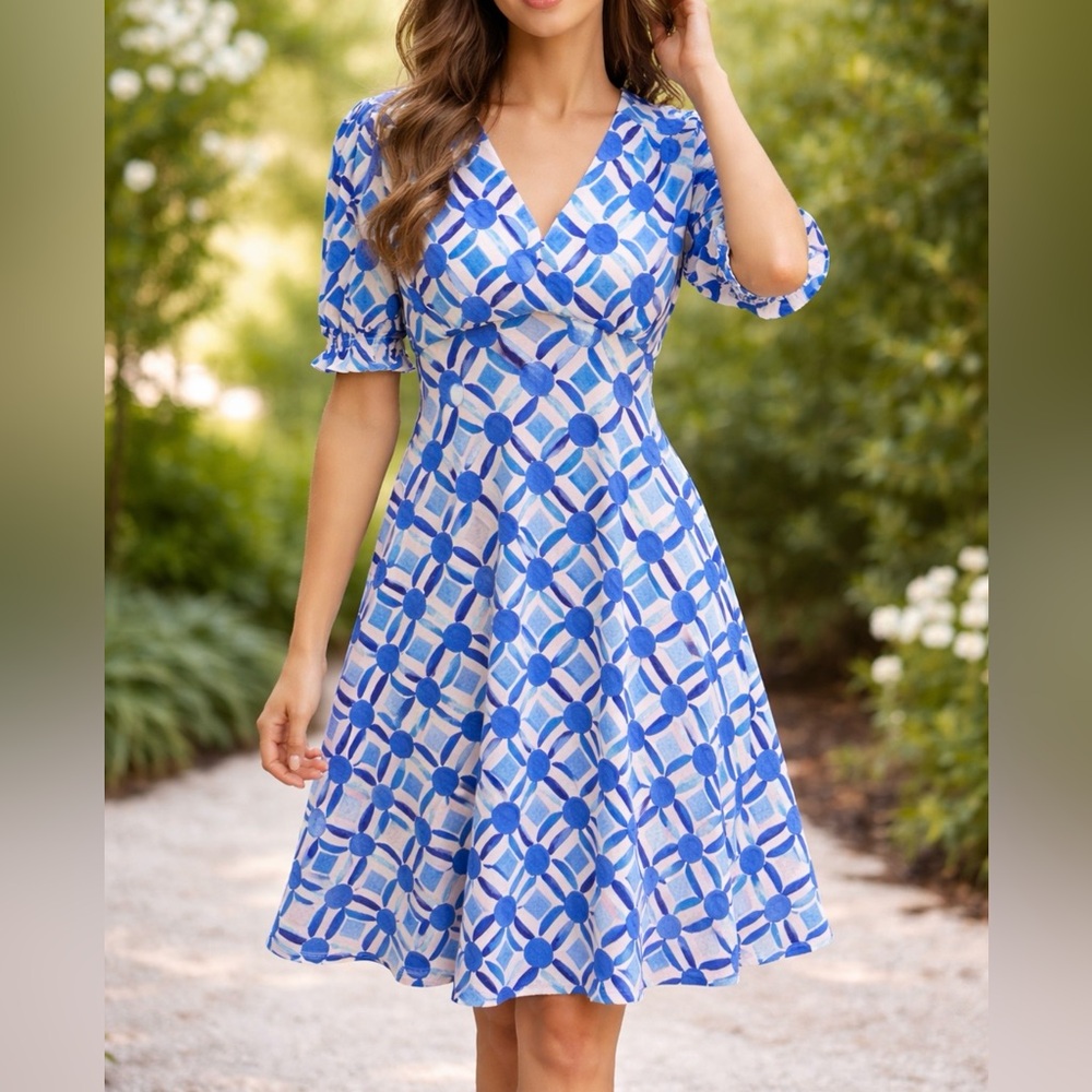Maggy London Puff Sleeve Empire‎ Waist Dress Blue White geometric size Medium.